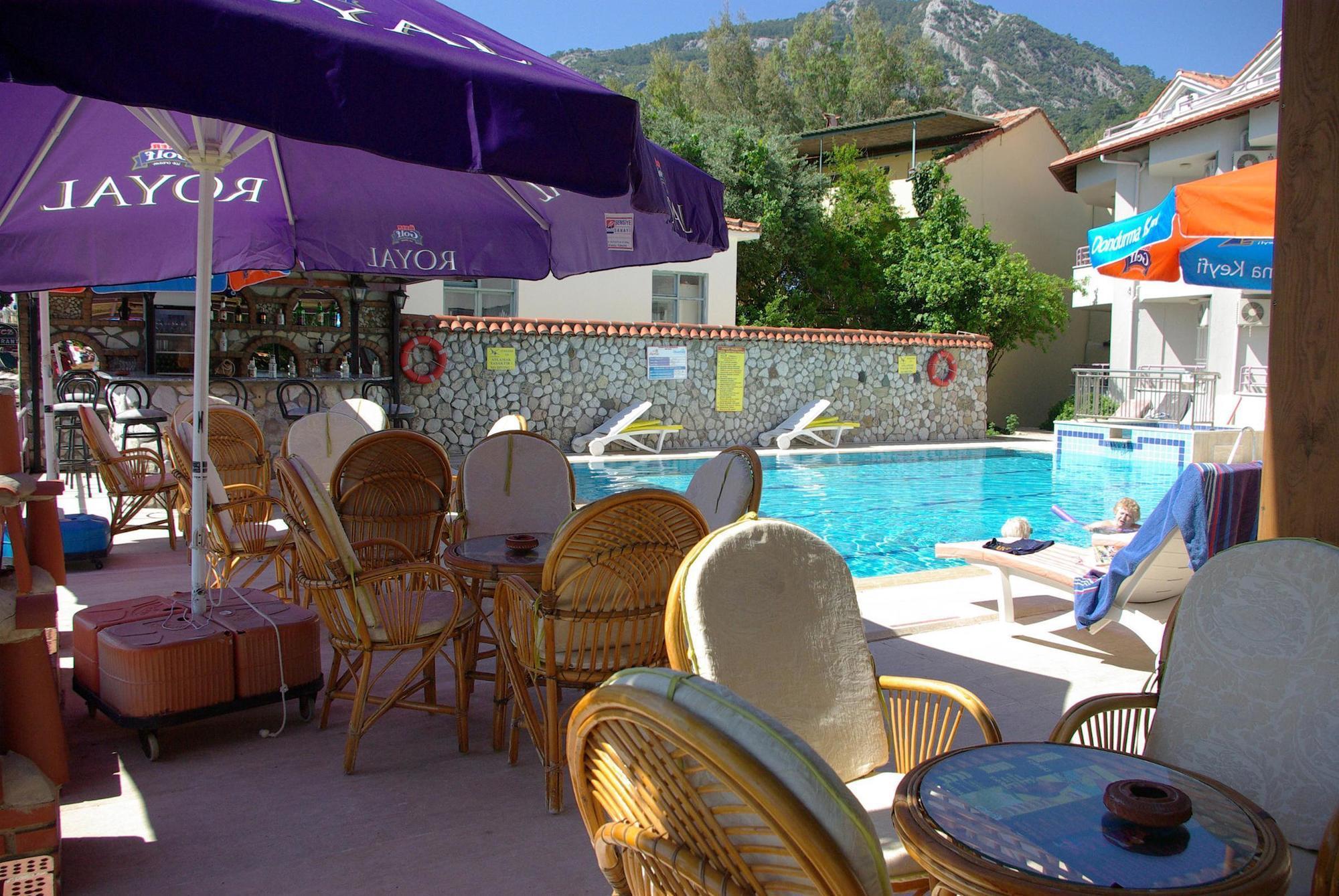 Zeybek Hotel Turunç Esterno foto
